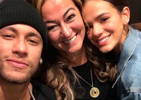 Mãe de Neymar fala sobre futuro neto e nome do herdeiro