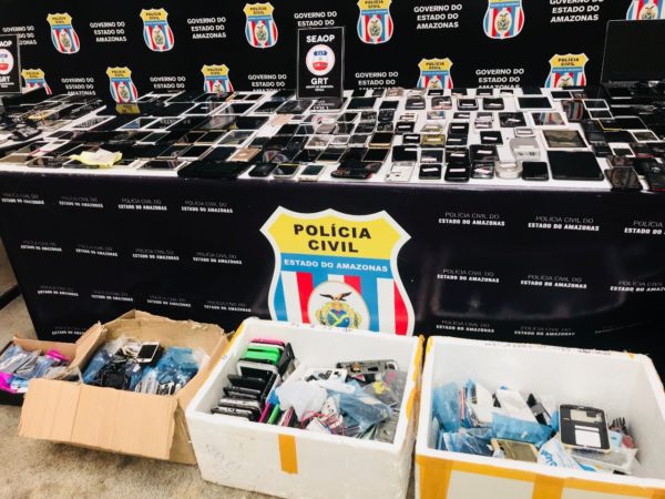 Polícia inicia devolução de celulares apreendidos em operação no Centro de Manaus 