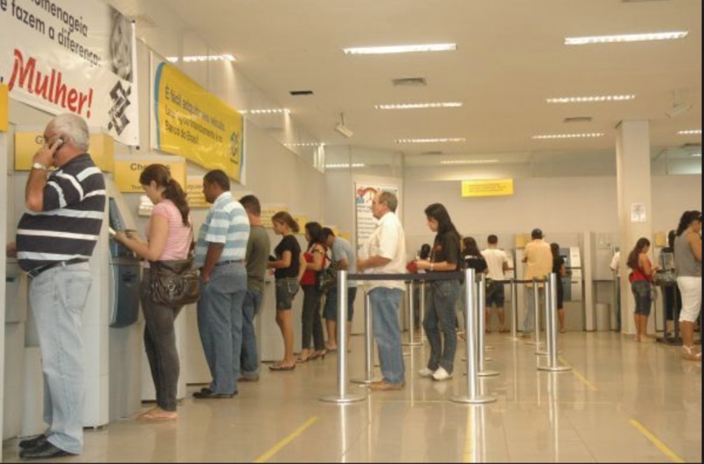 Banco terá que pagar R$ 5 mil a cliente que esperou mais de 2 h em fila