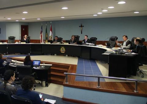 Prefeito tem contas reprovadas pelo TCE por pagamentos sem comprovação no Amazonas