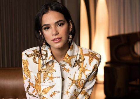 Bruna Marquezine diz que é perseguida e revela planos de morar com jogador
