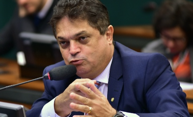 Deputado presidiário volta à Câmara, mas diz não se sentir 'no direito' de tentar reeleição