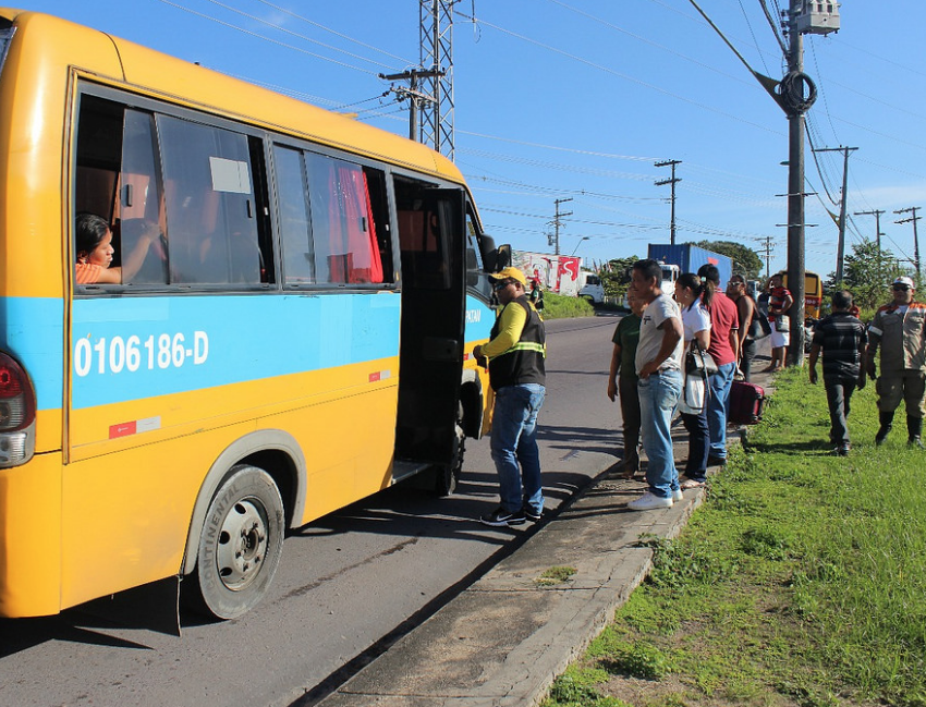 Mototáxis clandestinos e alternativos são apreendidos durante fiscalização em Manaus