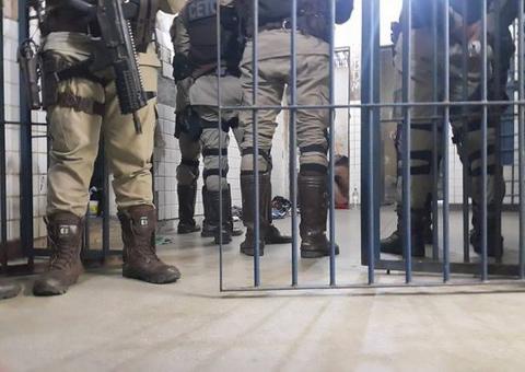 Polícia encontra celas serradas em presídio no Amazonas 