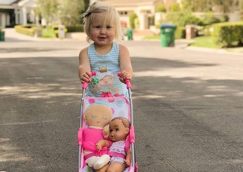 Bebê de campeão olímpico morre afogada durante festa