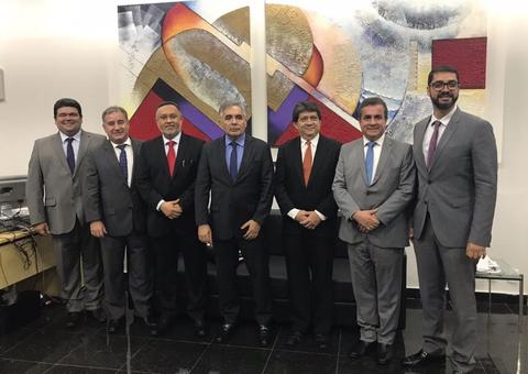Presidente do TJAM se reúne com candidatos antes de eleição do novo desembargado