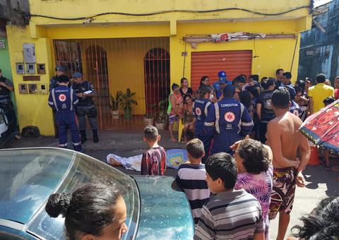 Em plena luz do dia, motoqueiros executam homem a tiros em Manaus