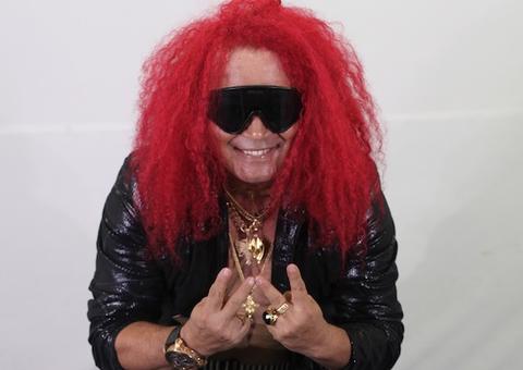 Wanderley Andrade faz show de aquecimento para o jogo do Brasil em shopping de Manaus