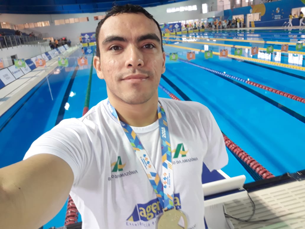 Atleta amazonense conquista medalhas de ouro e bronze no Circuito Brasileiro de Natação