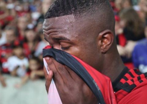 Flamengo pede ao MP que apure crime de injúria racial contra Vinicius Júnior