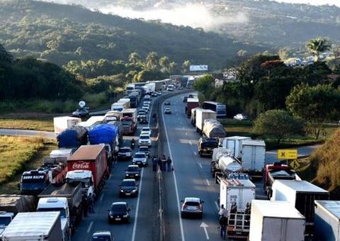 Greve dos caminhoneiros custará R$ 15 bilhões para a economia