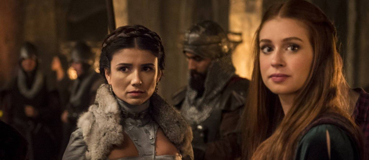  Paula Fernandes grava ‘Deus salve o rei’ como nova pretendente de Afonso