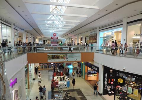 Copa do Mundo altera horário de funcionamento do comércio em Manaus