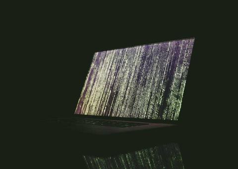 Vírus se espalha na internet para 'sequestrar' arquivos de brasileiros; Saiba como