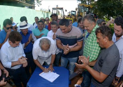 Governador Amazonino assina ordem para a recuperação do sistema viário no Amazonas