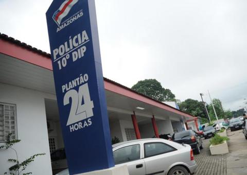 Com martelo e terçado, grupo de novinhos é preso durante arrastão em Manaus