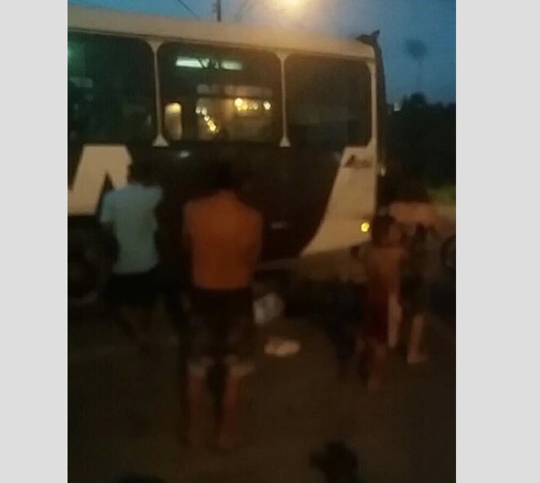 Casal é atropelado por ônibus a caminho do trabalho em Manaus