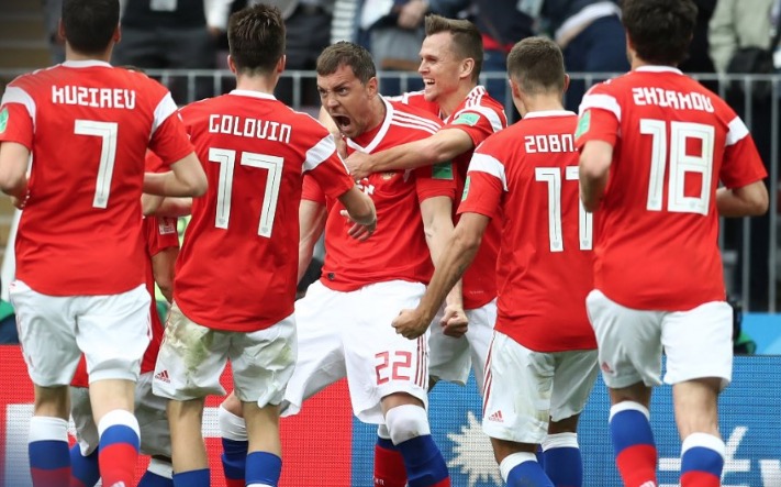 Rússia goleia e tem segunda melhor estréia na história das Copas