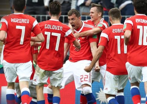 Rússia goleia e tem segunda melhor estréia na história das Copas