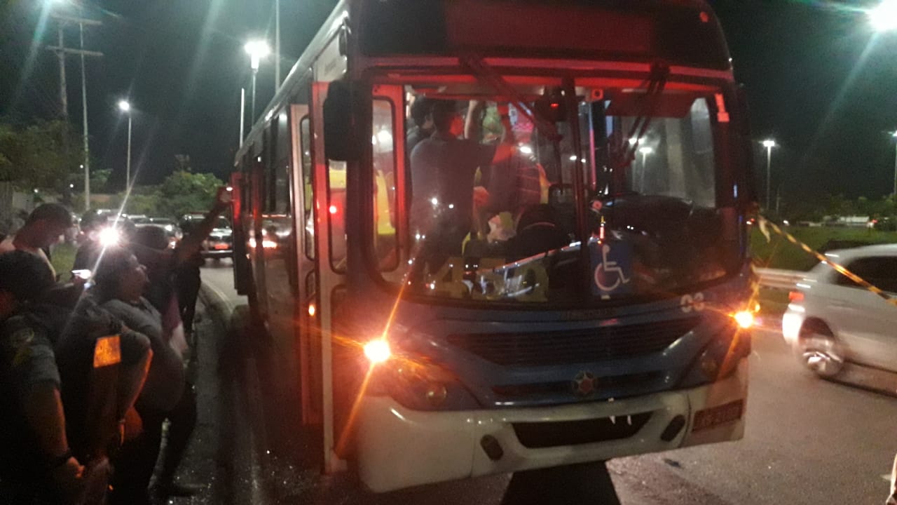 Ônibus voltam para garagens após morte de motorista durante assalto em Manaus