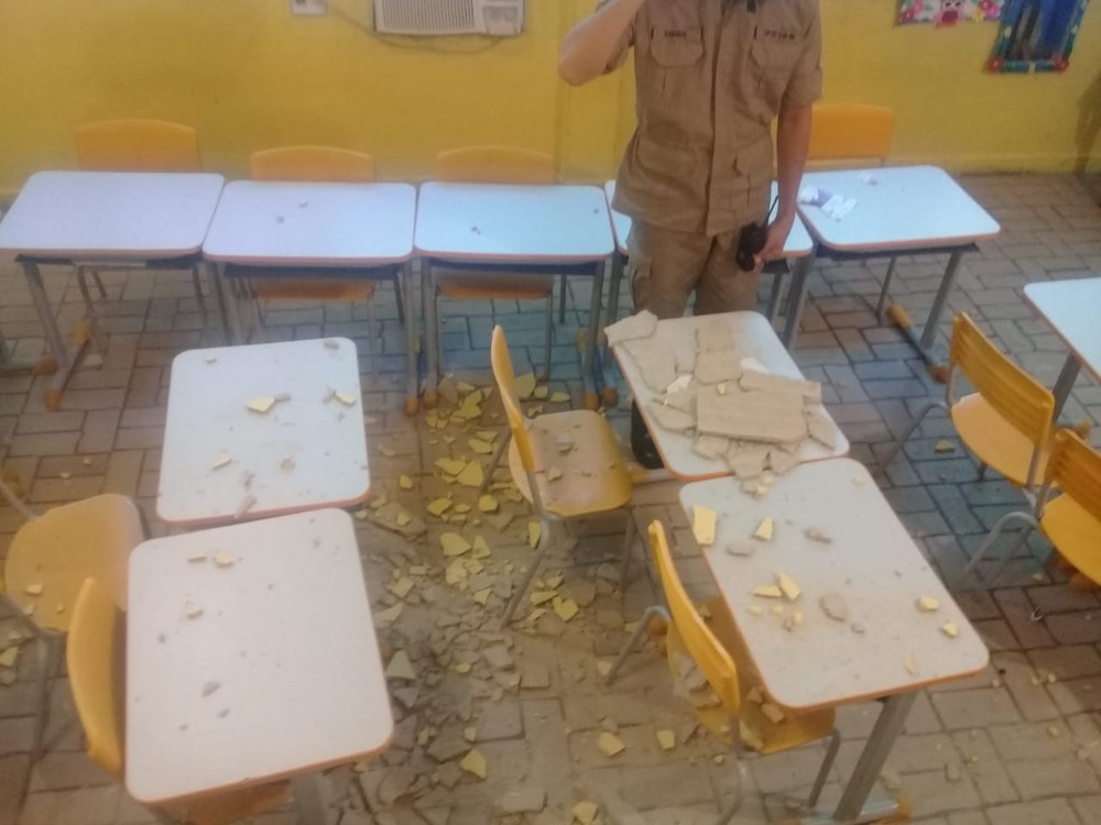 Duas crianças ficam feridas após teto de escola desabar no Amazonas 