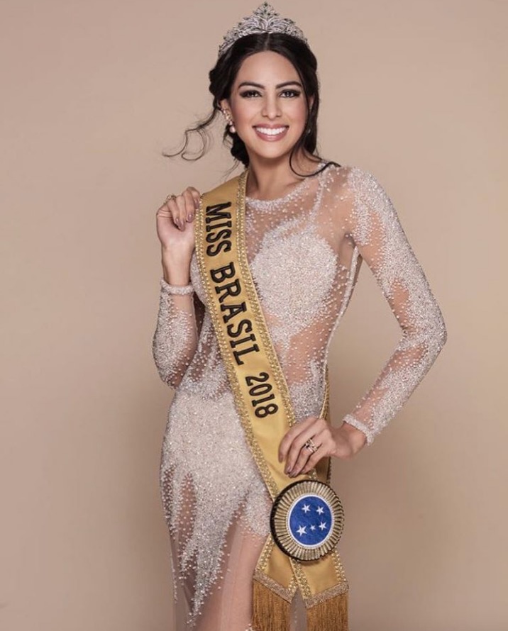 Miss Brasil Mayra Dias divulga foto oficial para o Miss Universo