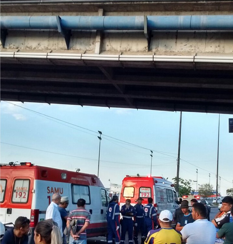 Homem morre ao cair de ponte em Manaus