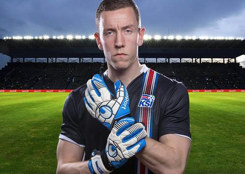  Goleiro da Islândia que defendeu pênalti de Messi é cineasta