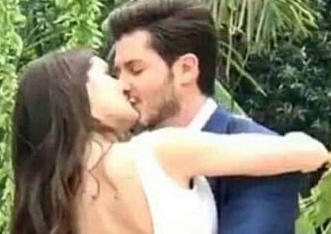   Camila Queiroz e Klebber Toledo se casam em cerimônia civil