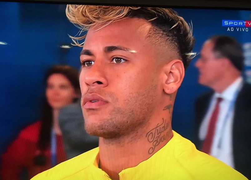 Após críticas, Neymar surge com novo visual no dia de estreia do Brasil na Copa do Mundo 2018