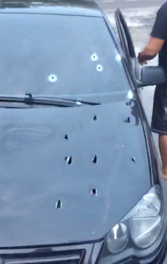 Dentro de carro, homem é surpreendido com mais de 20 tiros em Manaus