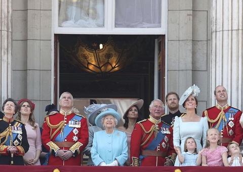 Família Real britânica terá primeiro casamento gay 