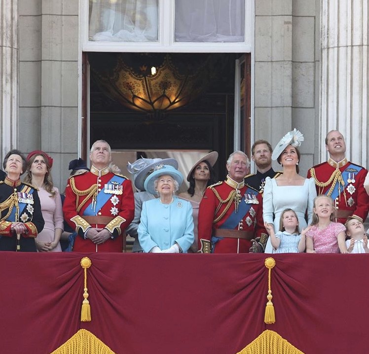 Família Real britânica terá primeiro casamento gay 