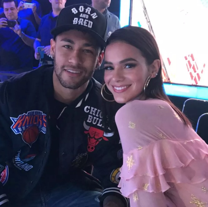 Após atrasos, Bruna Marquezine consegue folga para ir à Rússia ver Neymar