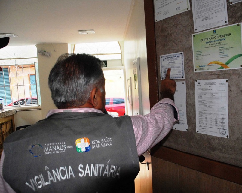Mais de 15 hotéis no Centro de Manaus são flagrados com irregularidades 
