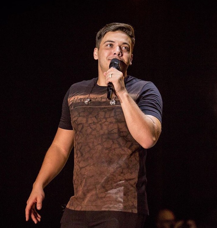 Wesley Safadão passa mal e é hospitalizado 