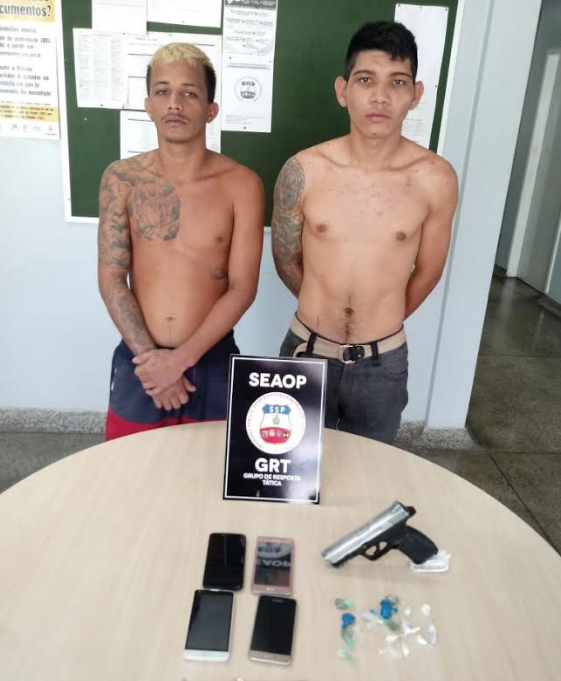 Dupla suspeita de cometer assaltos a ônibus é presa com drogas em Manaus