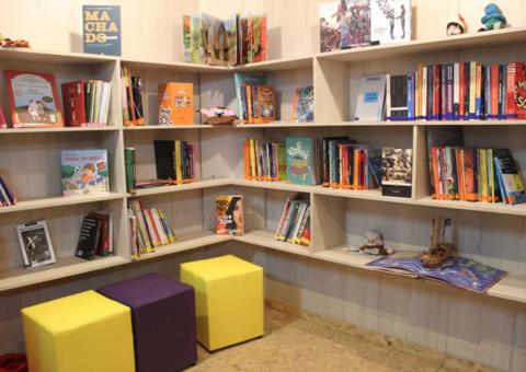 Escolas da rede municipal de ensino recebem Bibliotecas Ecológicas