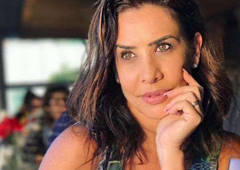 Aos 44 anos, Scheila Carvalho surpreende fãs ao exibir corpaço em foto de lingerie