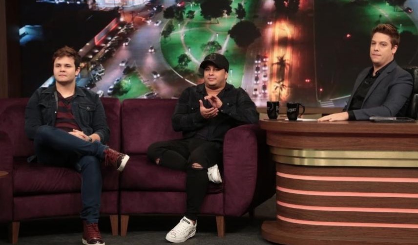 Matheus e Kauan entregam medo de avião após viagem ao Amazonas