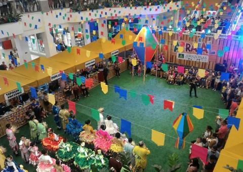 Arraial em shopping de Manaus tem forró e boi-bumbá