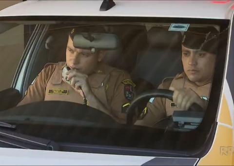 Policiais se comovem ao prender suspeito de furtar obra e arrecadam doações para família