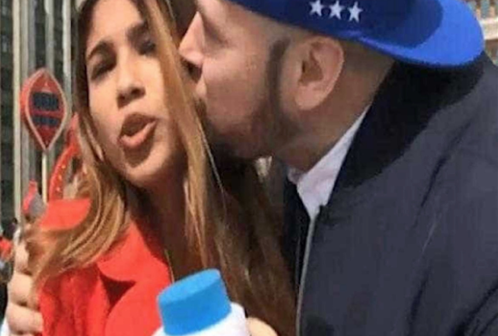 Durante ao vivo na Rússia, repórter tem seio apalpado e é beijada por torcedor