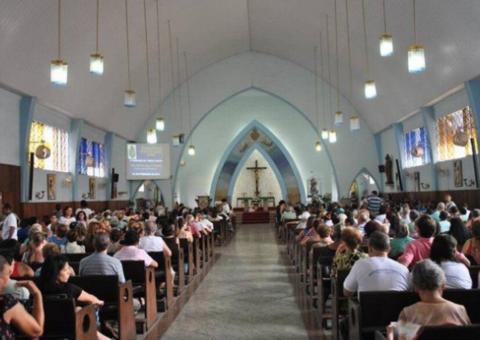 Criminoso invade igreja e furta recipientes banhados a ouro com hóstias