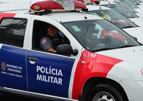 Policiais auxiliam mulher em trabalho de parto em Manaus