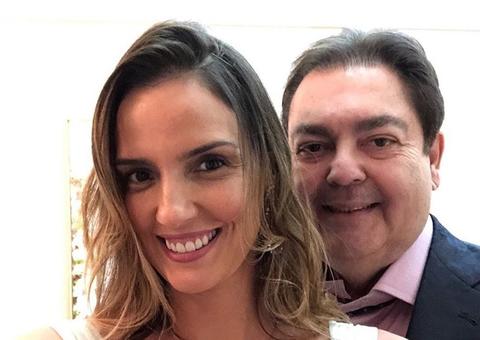 Mulher de Faustão ostenta corpão sarado durante viagem