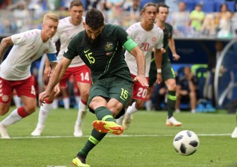 Dinamarca empata com a Austrália adiando classificação