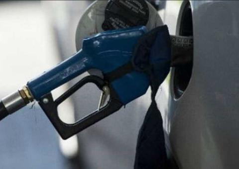 Petrobras reduz preço da gasolina em 1,1% nas refinarias  