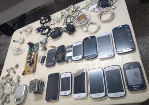 Varredura surpresa apreende celulares e drogas em presídio no Amazonas