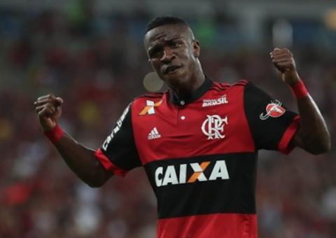 Vinicius Junior dá 'até breve' para torcida do Flamengo e diz que volta no futuro